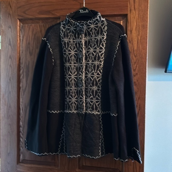 WinterSilks 100% silk lined snap button embroidered trim stunning sweater XL - Picture 1 of 12